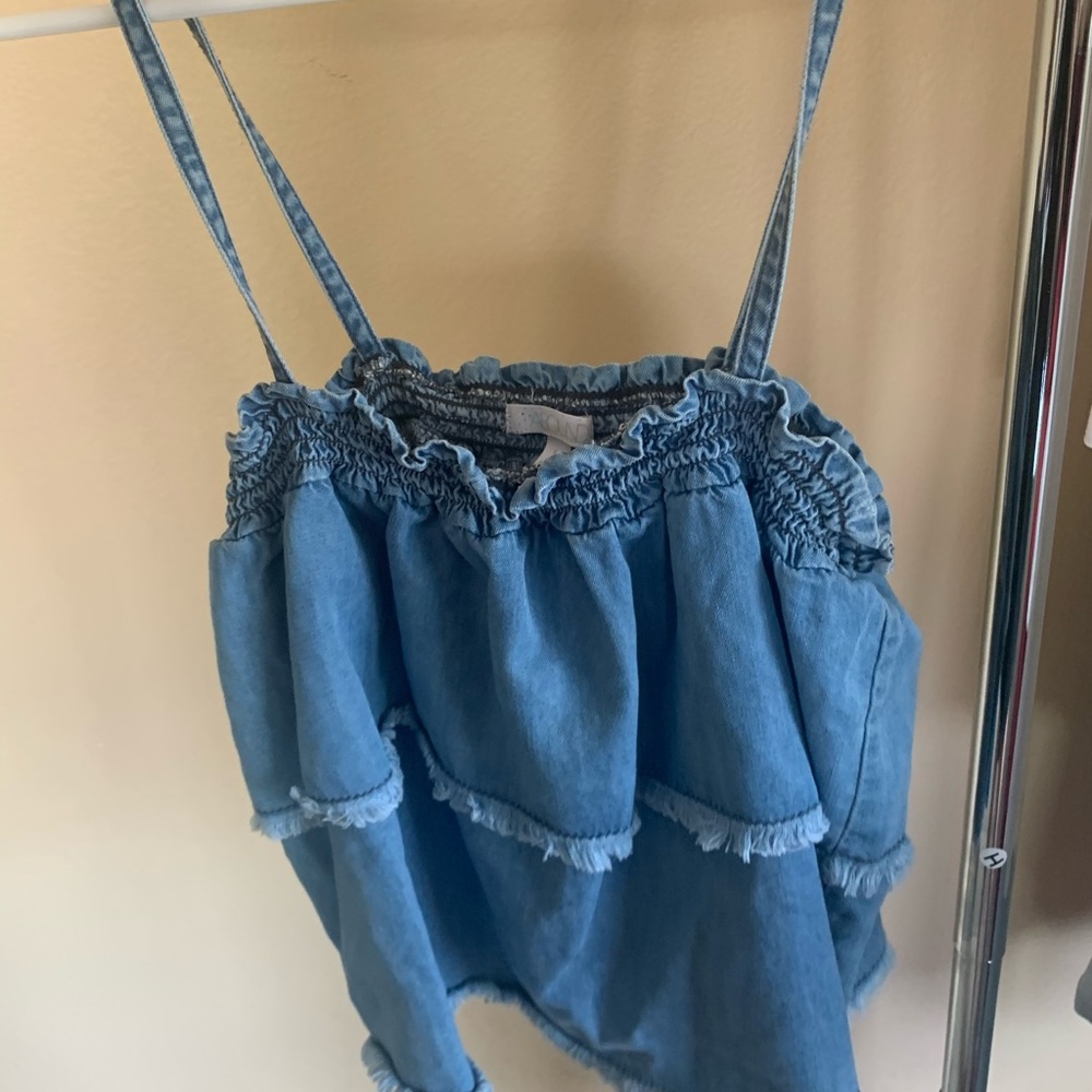 blue tank top